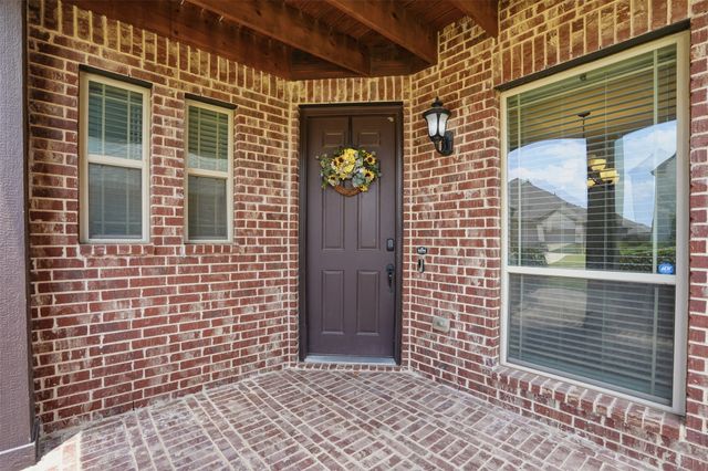 1122 Alderwood Drive, Justin, TX 76247