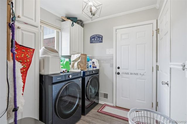 31197 Jaguar Drive, New Baltimore, MI 48047