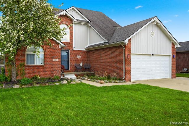 31197 Jaguar Drive, New Baltimore, MI 48047