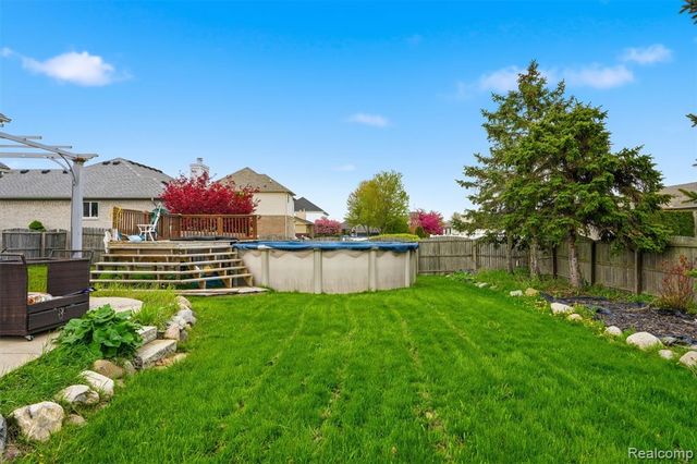 31197 Jaguar Drive, New Baltimore, MI 48047