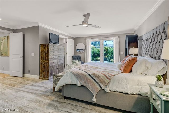 1081 Hollygate LN, Naples, FL 34103