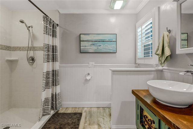 1081 Hollygate LN, Naples, FL 34103