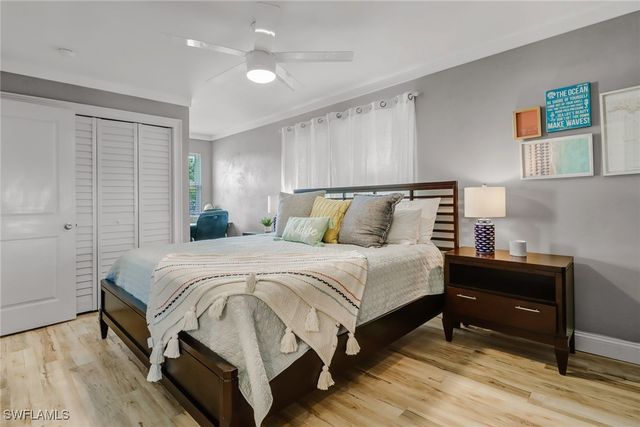 1081 Hollygate LN, Naples, FL 34103