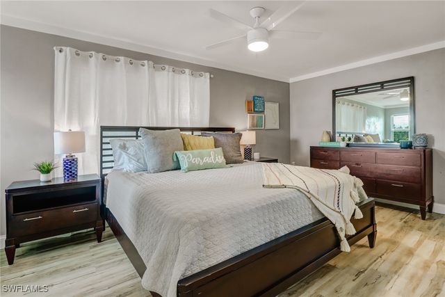 1081 Hollygate LN, Naples, FL 34103