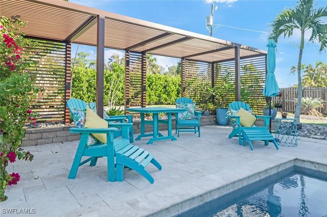 1081 Hollygate LN, Naples, FL 34103