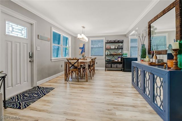 1081 Hollygate LN, Naples, FL 34103