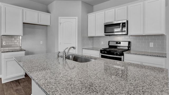10509 Red Thistle Drive, Oklahoma City, OK 73114