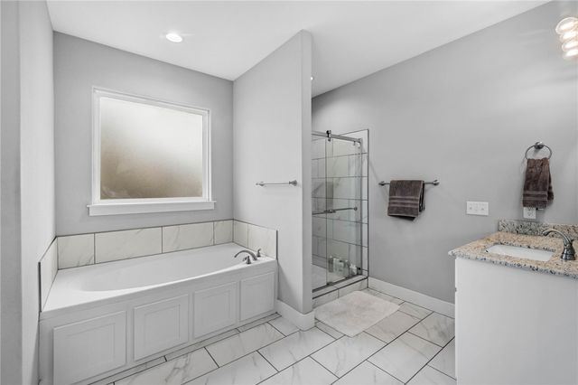 602 Ashley Circle, Cave Springs, AR 72718