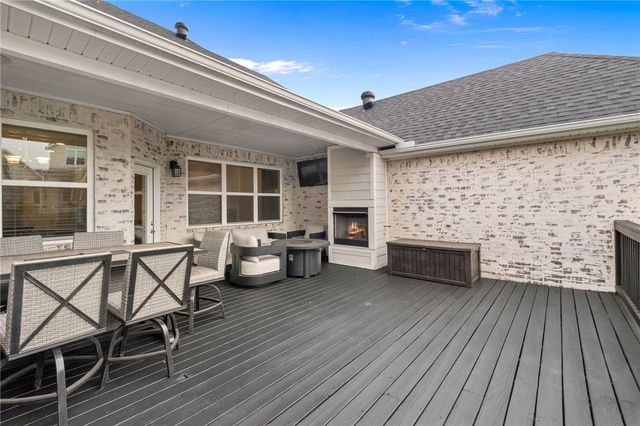 602 Ashley Circle, Cave Springs, AR 72718