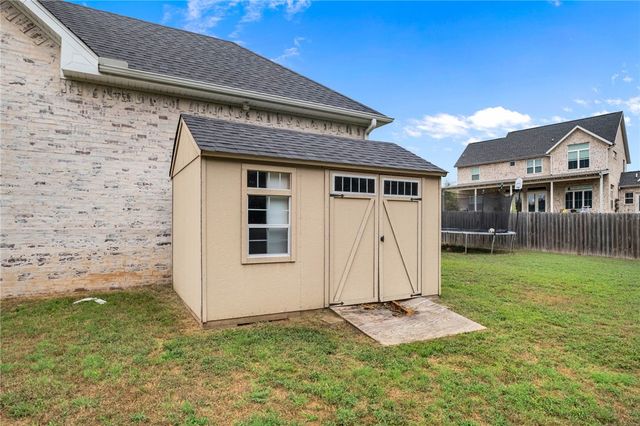 602 Ashley Circle, Cave Springs, AR 72718