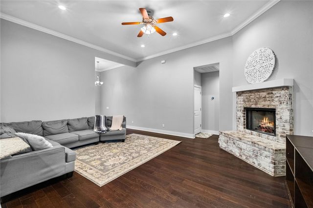 602 Ashley Circle, Cave Springs, AR 72718
