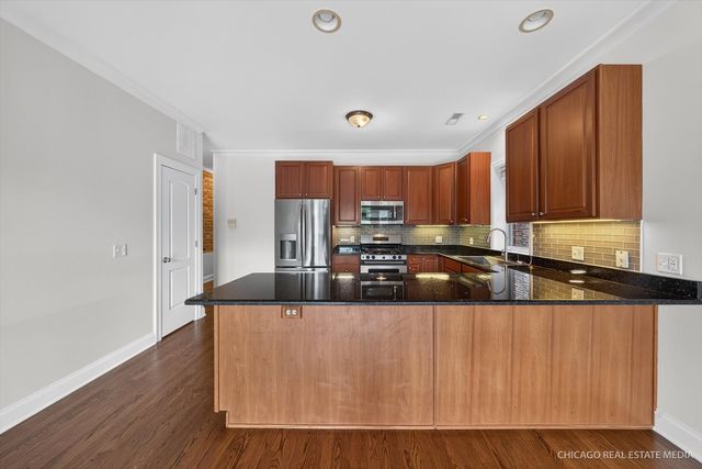 4711 N Malden Street 2S, Chicago, IL 60640