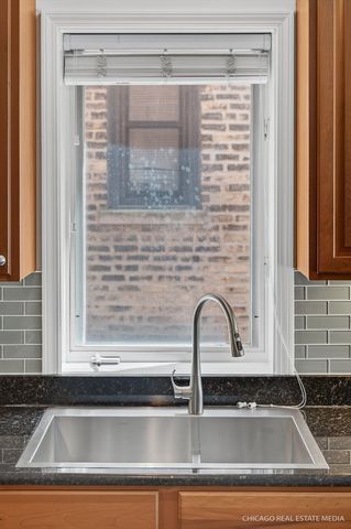 4711 N Malden Street 2S, Chicago, IL 60640