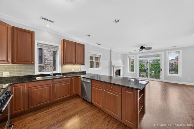 4711 N Malden Street 2S, Chicago, IL 60640
