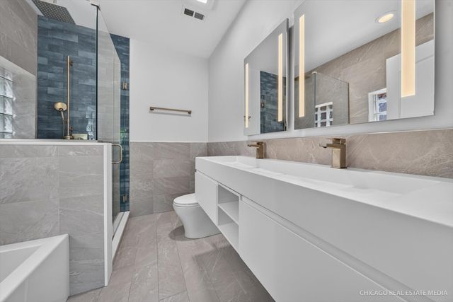4711 N Malden Street 2S, Chicago, IL 60640