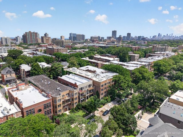 4711 N Malden Street 2S, Chicago, IL 60640