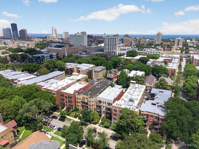 4711 N Malden Street 2S, Chicago, IL 60640