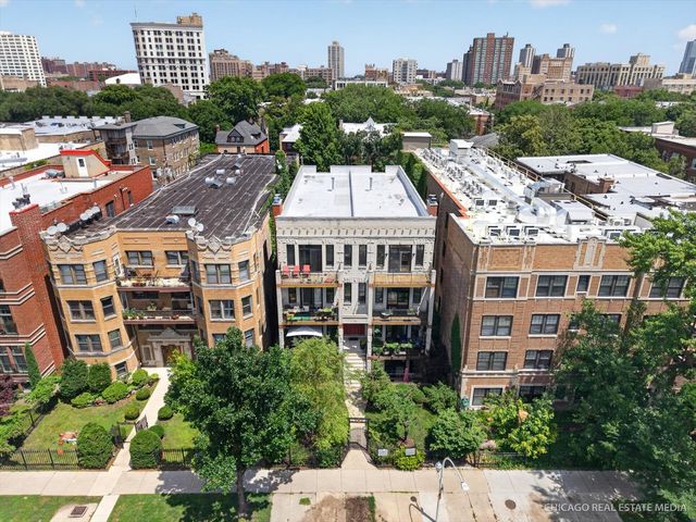 4711 N Malden Street 2S, Chicago, IL 60640