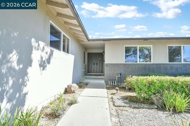 6 Windhaven Court, Pleasant Hill, CA 94523