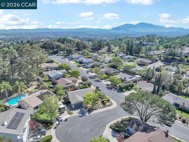 6 Windhaven Court, Pleasant Hill, CA 94523