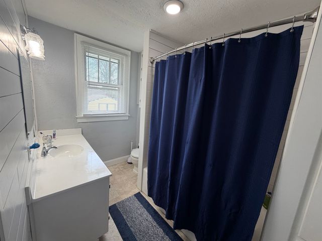 272 S Walnut Street, Huntington, WV 25705