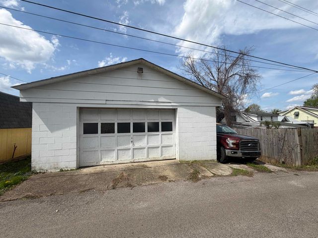 272 S Walnut Street, Huntington, WV 25705