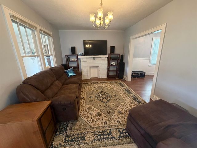272 S Walnut Street, Huntington, WV 25705