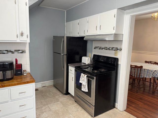 272 S Walnut Street, Huntington, WV 25705