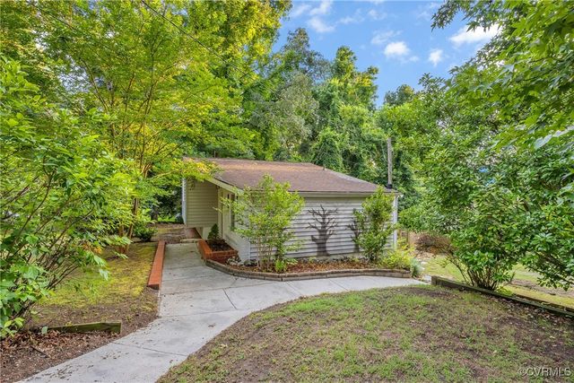8253 Bell Creek Rd, Mechanicsville, VA 23111