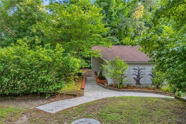 8253 Bell Creek Rd, Mechanicsville, VA 23111