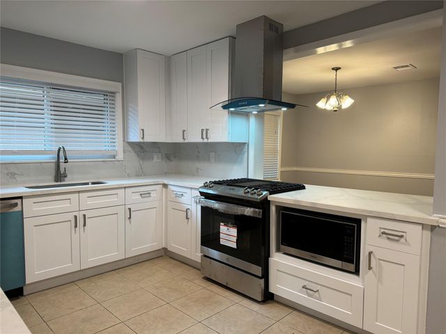 501 Wilmington Drive, Bellaire, TX 77401