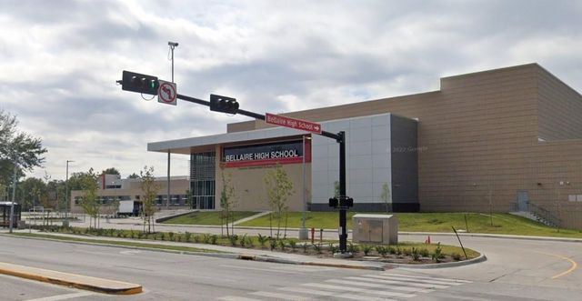 501 Wilmington Drive, Bellaire, TX 77401