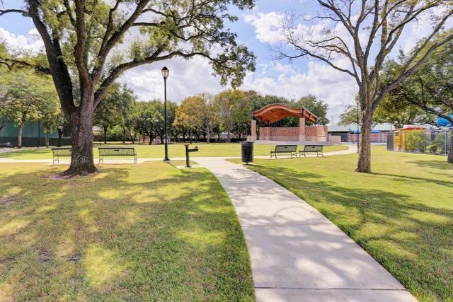 501 Wilmington Drive, Bellaire, TX 77401