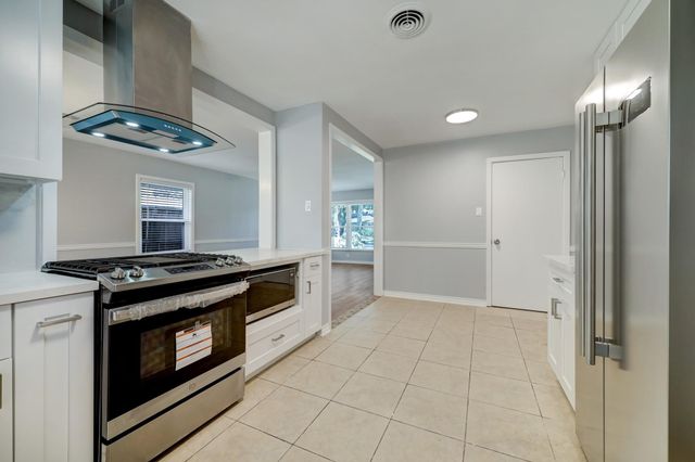 501 Wilmington Drive, Bellaire, TX 77401