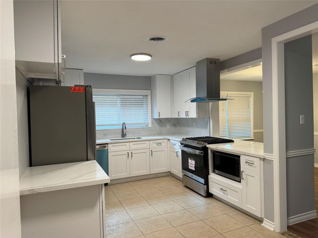 501 Wilmington Drive, Bellaire, TX 77401