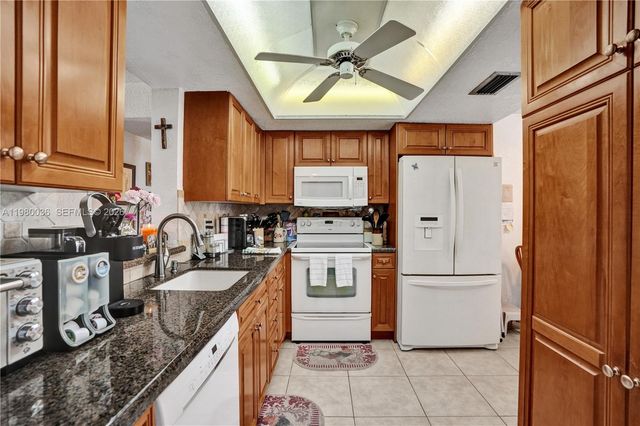 7400 NW 18th Street 204, Margate, FL 33063