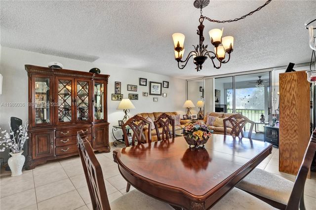 7400 NW 18th Street 204, Margate, FL 33063