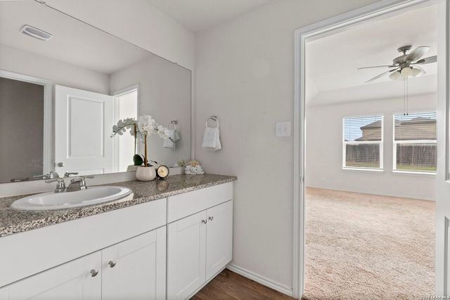 4218 Busbee Flds, St Hedwig, TX 78152