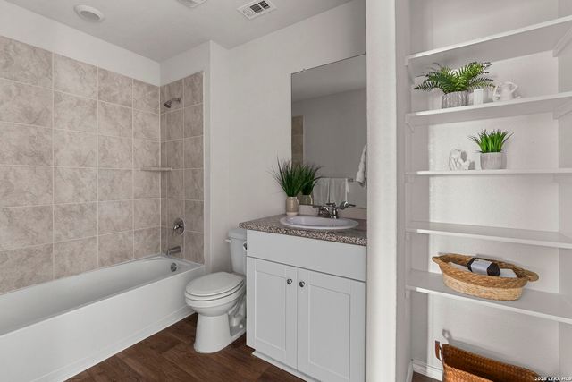 4218 Busbee Flds, St Hedwig, TX 78152