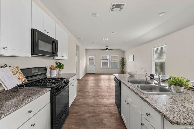 4218 Busbee Flds, St Hedwig, TX 78152