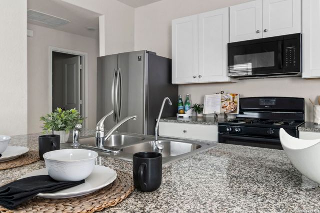 4218 Busbee Flds, St Hedwig, TX 78152