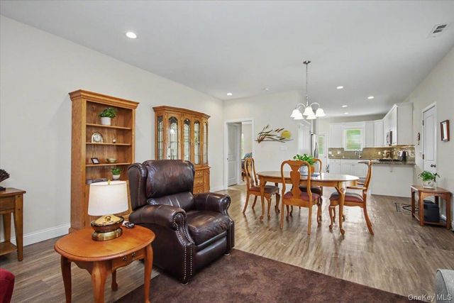 4 Alex Court, Highland, NY 12528