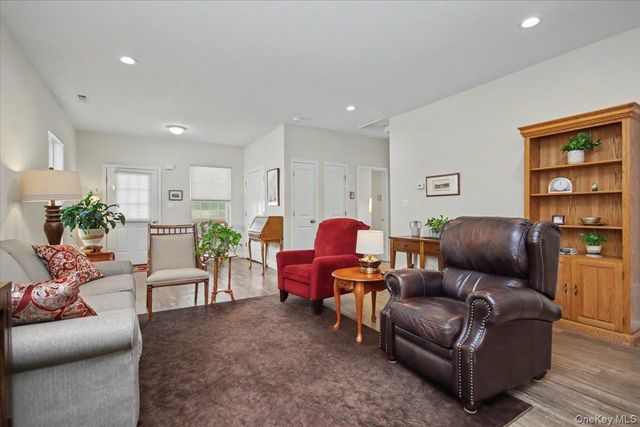 4 Alex Court, Highland, NY 12528