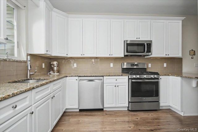 4 Alex Court, Highland, NY 12528