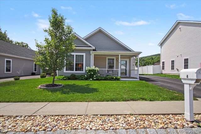 4 Alex Court, Highland, NY 12528