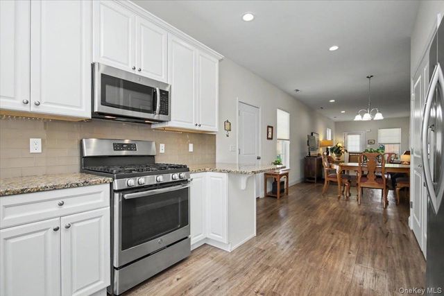 4 Alex Court, Highland, NY 12528