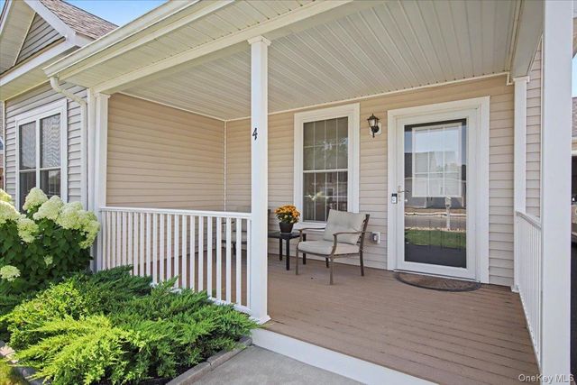 4 Alex Court, Highland, NY 12528