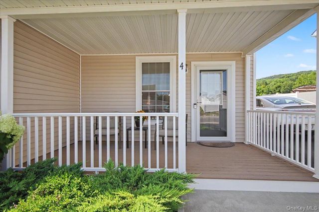 4 Alex Court, Highland, NY 12528