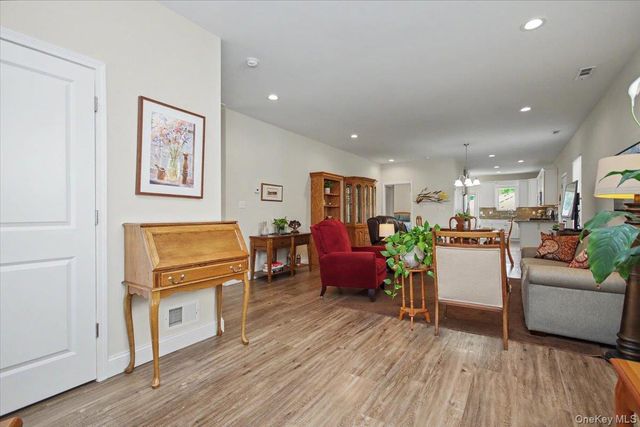 4 Alex Court, Highland, NY 12528