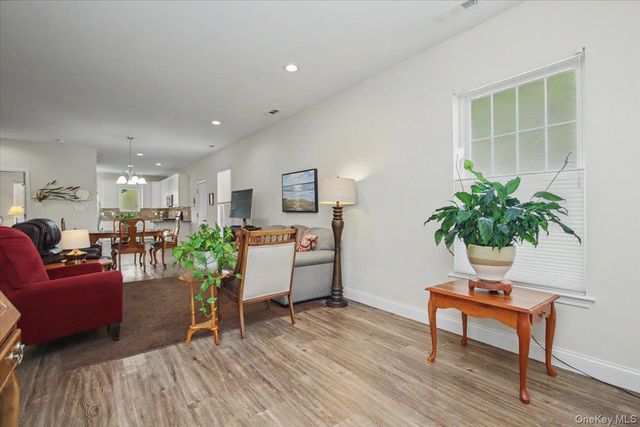 4 Alex Court, Highland, NY 12528